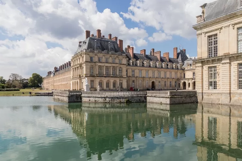 charles-de-gaulle-to-fontainebleau