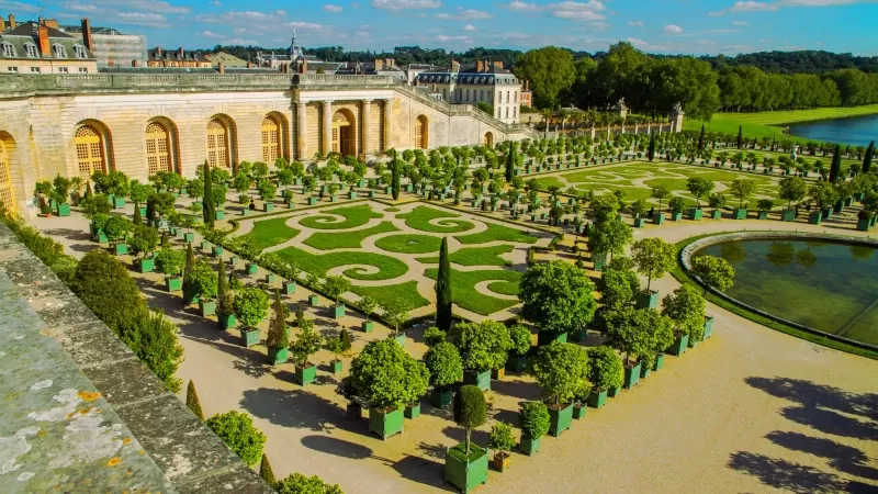 charles-de-gaulle-to-versailles